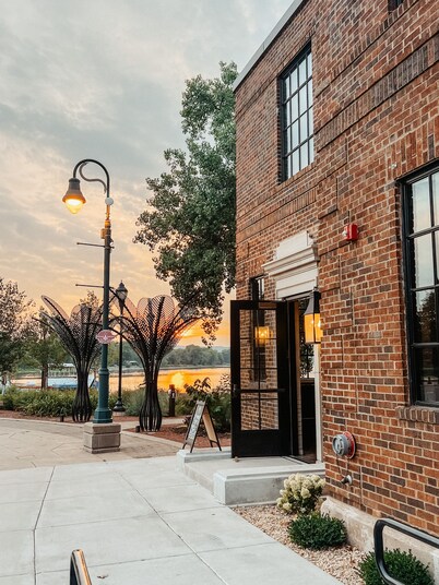 Hatchery Riverside Hotel & Event Venue