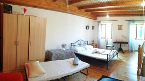 Ferros/tábuas de passar roupa, Wi-Fi, roupa de cama