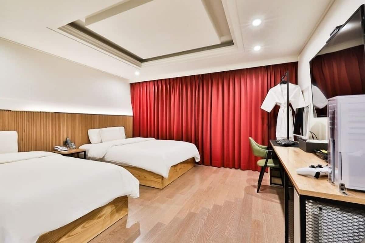 Kamar Twin Superior | Meja kerja, Wi-Fi gratis, dan didekorasi berbeda-beda