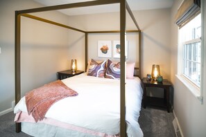 4 habitaciones, tabla de planchar con plancha, wifi y ropa de cama 