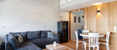 Fernseher, Tischtennisplatte