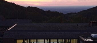 Apartment 'Schwarzwaldtraum' with Mountain View, Community Pool and Wi-Fi
