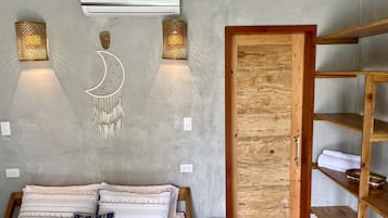 時尚客房, 泳池景觀, 海濱 | 埃及棉床單、高級寢具、Tempur-Pedic 床墊、客房內保險箱