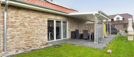 屋外ダイニングエリア