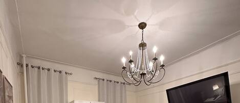 1 camera, Wi-Fi, lenzuola