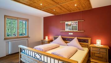 4 camere, ferro/asse da stiro, Wi-Fi gratuito, lenzuola