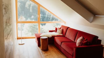 TV, ping pong, stereo