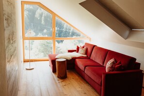 TV, bordtennis og stereoanlegg