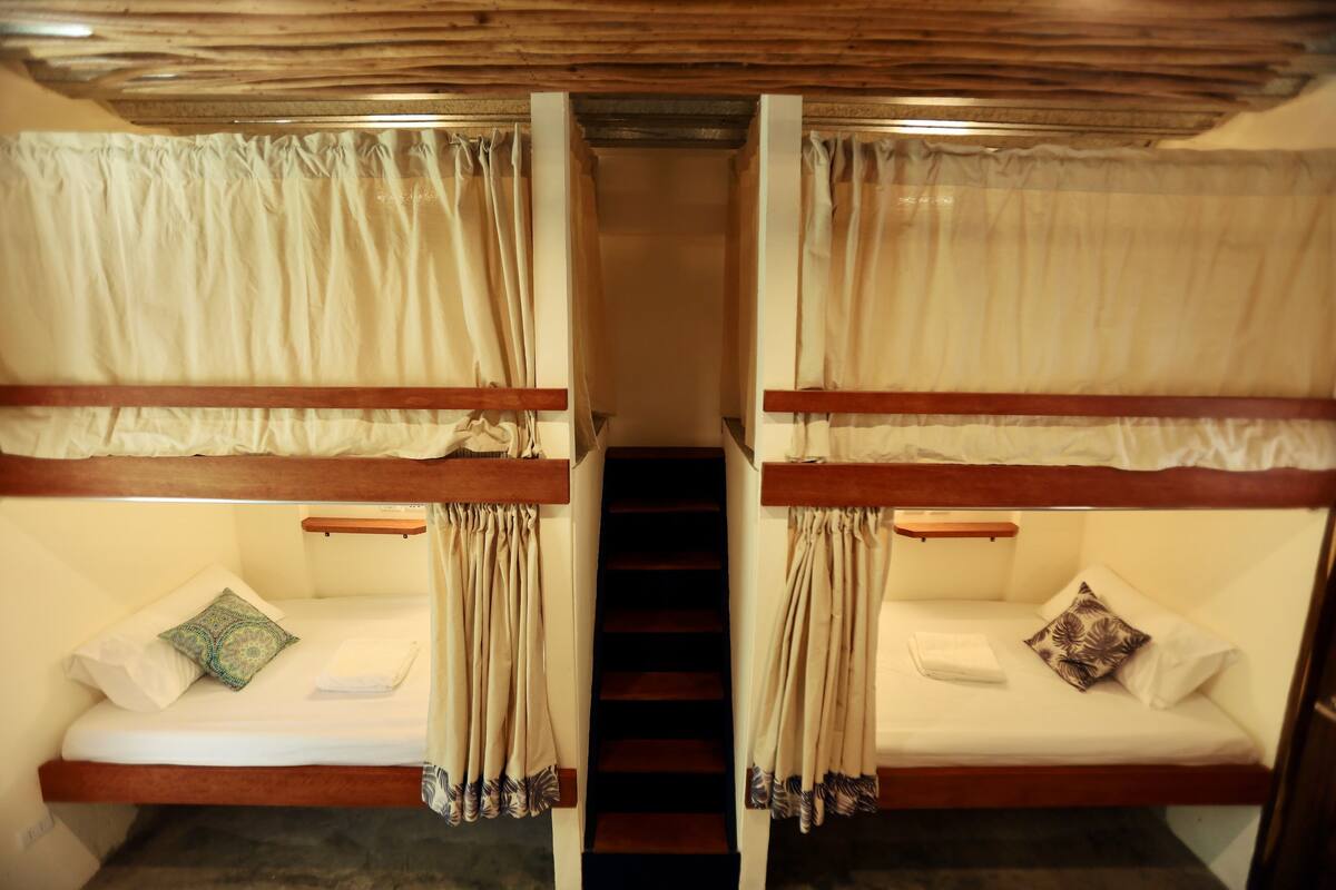 Egyptian cotton sheets, premium bedding, free WiFi
