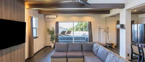Romantic House | Living area | 32-inch flat-screen TV with digital channels