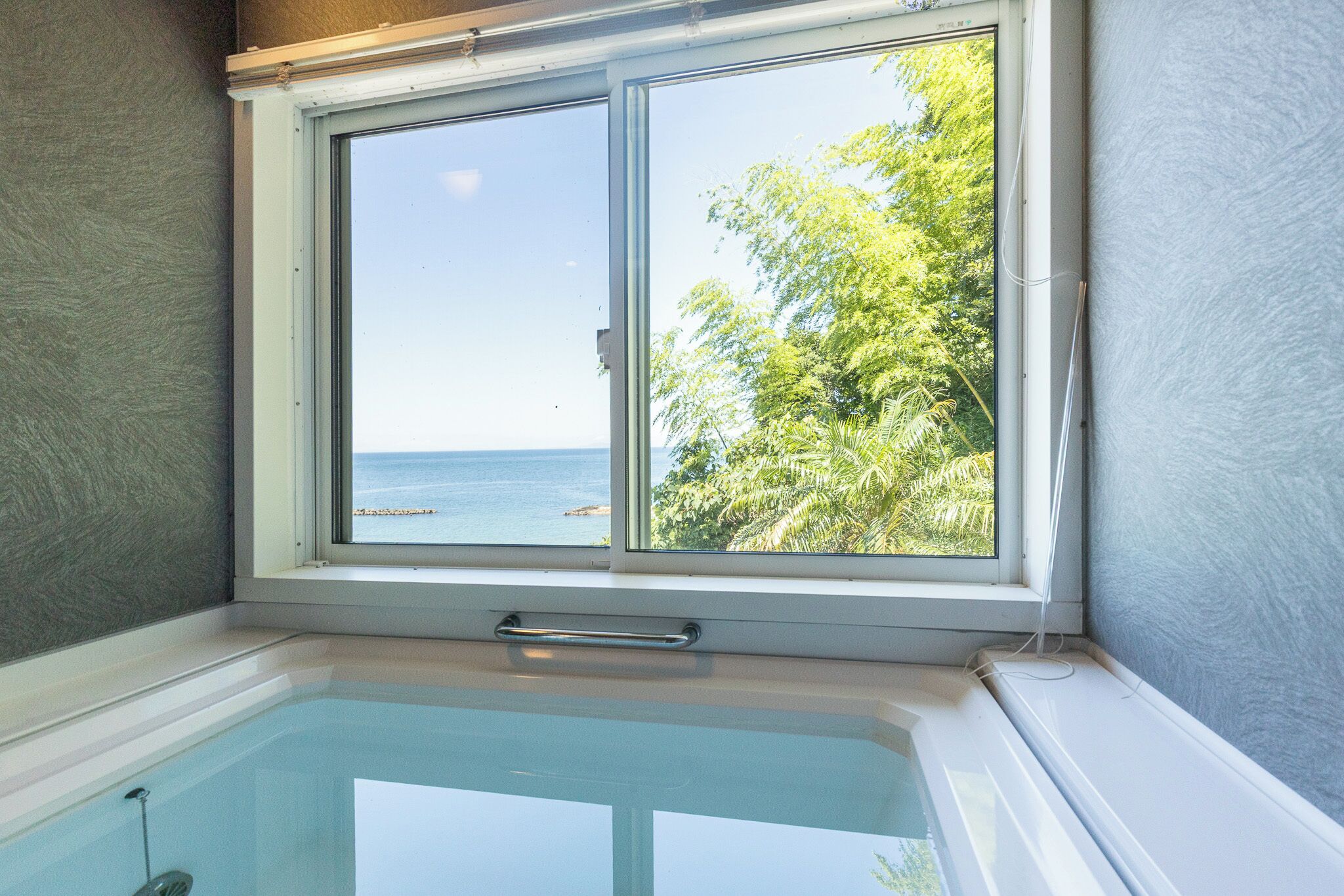 Romantic House | Bathroom | Separate tub and shower, free toiletries, hair dryer, slippers