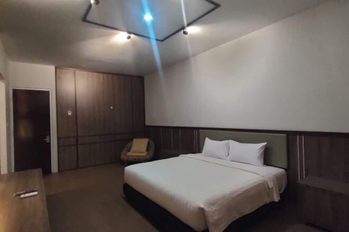 WiFi (無料)、ベッドシーツ