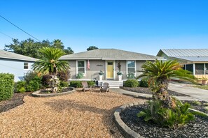 Exterior - Located within a few blocks of our sandy white beaches! (Panama City Beach)