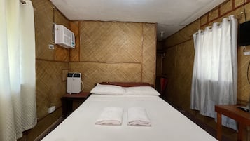 Desk, free WiFi, bed sheets