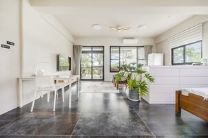 Deluxe Double Room with Balcony | Free WiFi, bed sheets