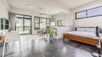 豪華雙人房-附陽台 | 免費無線上網、床單