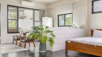 Deluxe Double Room with Balcony | Free WiFi, bed sheets