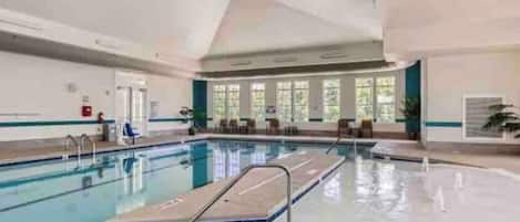 Sisäuima-allas, ulkouima-allas