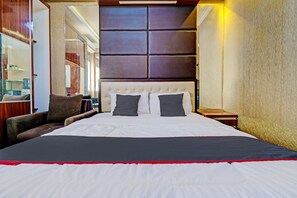 Dobbeltrom – deluxe | Skrivebord, skrivebord for bærbar PC, wi-fi (inkludert) og sengetøy