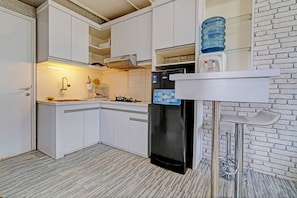 Family Suite | Desk, laptop workspace, free WiFi, bed sheets