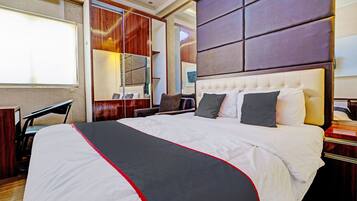 Deluxe Double Room | Desk, laptop workspace, free WiFi, bed sheets