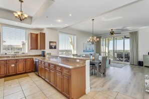 Interior - 10th Floor Condo w/Spectacular Views | Free Golf, Tennis, Private Beach Club, Heated Pool, Spa & Gym (Pensacola)