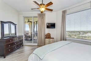 3 bedrooms, iron/ironing board, free WiFi, bed sheets - 10th Floor Condo w/Spectacular Views | Free Golf, Tennis, Private Beach Club, Heated Pool, Spa & Gym (Pensacola)