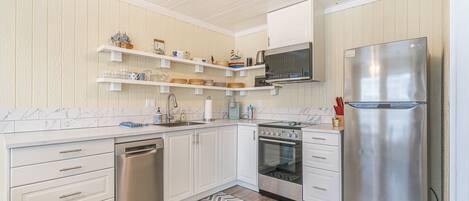 Frigorífic, microones, forn i placa de cuina