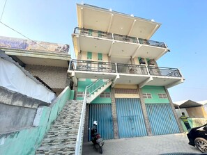 Front of property - OYO Life 93075 Nova Jaya 2 Homestay Syariah (Paciran)