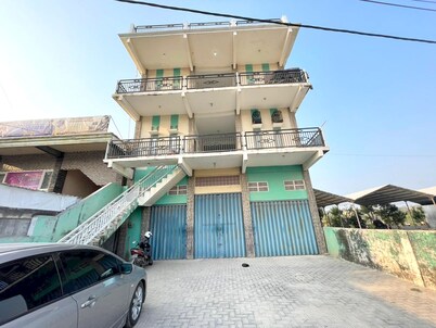 OYO Life 93075 Nova Jaya 2 Homestay Syariah