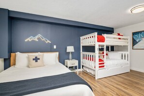 8 室のベッドルーム、アイロン / アイロン台、WiFi (無料)