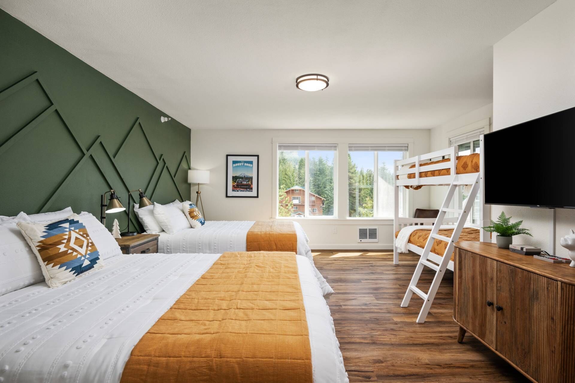 8 chambres, fer et planche à repasser, Wi-Fi gratuit