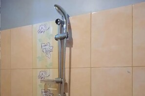 Standard-Doppelzimmer | Badezimmer