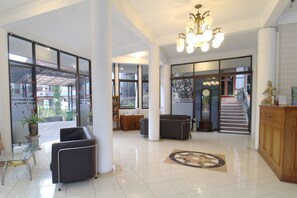Interior entrance - Sinergi Hotel Tretes (Prigen)