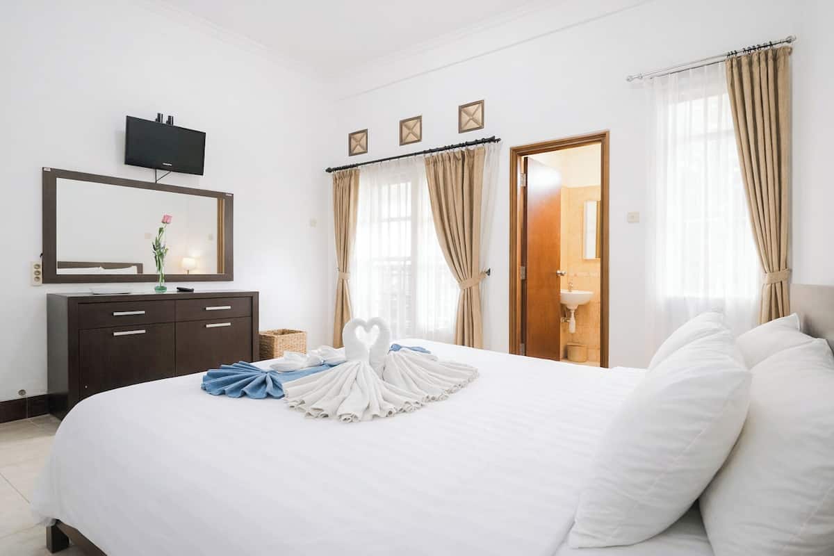 ห้องซูพีเรีย, เตียงใหญ่ 1 เตียง, ระเบียง | โต๊ะทำงาน, Wi-Fi ฟรี, ผ้าปูที่นอน