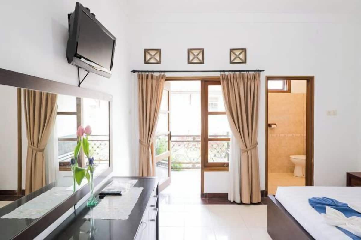 Bureau, accĂšs au Wi-Fi (inclus), literie fournie