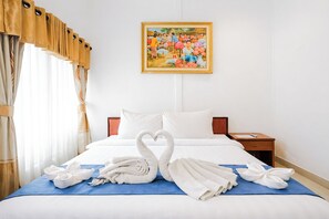 Deluxe Room | Desk, free WiFi, bed sheets - Tripletree Sinergi Hotel Tretes (Prigen)