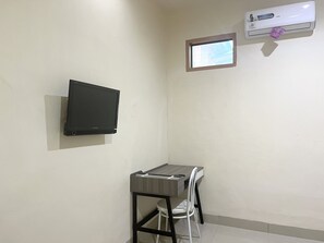 Standard Double Room - Hotel O Wisma Aliyah Near Sidrap (Makassar)