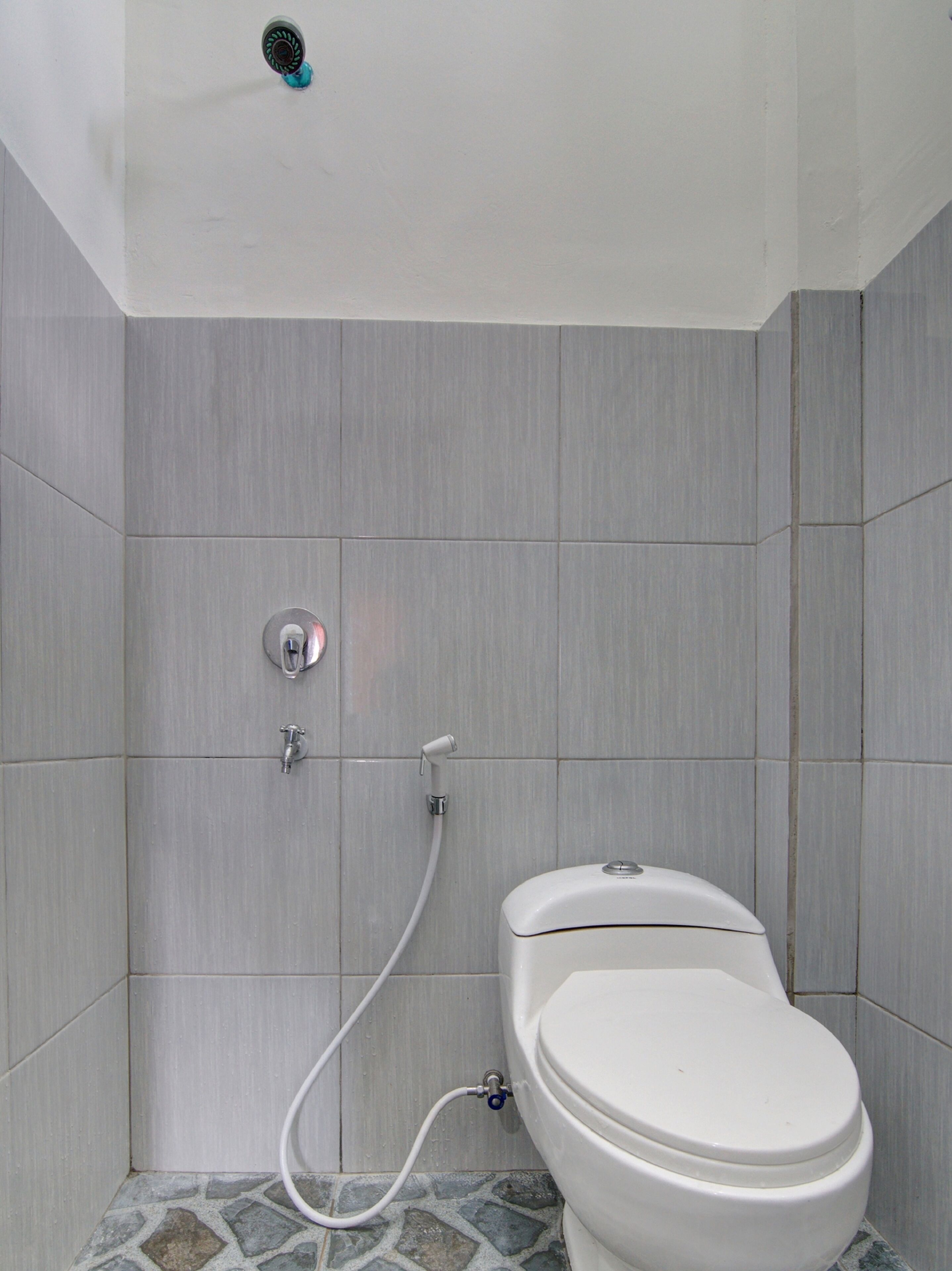 deluxe double room | bathroom | shower, towels