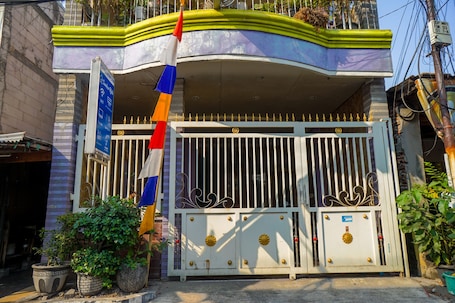 Front of property. OYO 93069 Penginapan Sumber Rizki