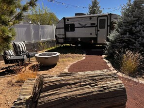 المنطقة المحيطة بالمنشأة