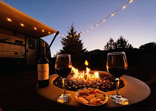 Cozy Couples RV Camper Retreat, Flagstaff AZ