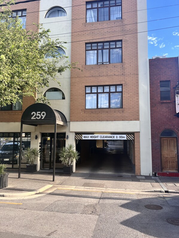 Exterior - 304 ensuite studio at gouger apartment (Adelaide)