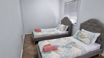 3 bedrooms, iron/ironing board, WiFi, bed sheets
