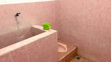 Standard Double Room | Bathroom | Shower, towels