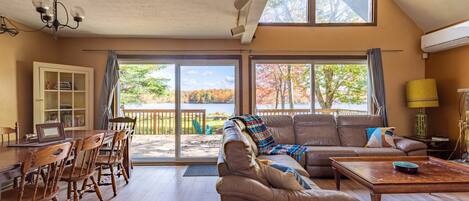 Fernseher, Kamin, Arbeitsbereiche