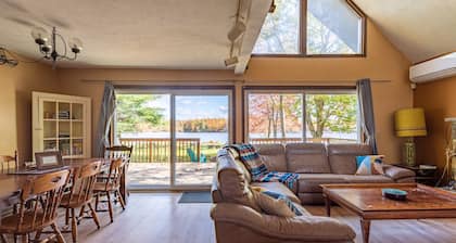 Boardwalk Chalet | Lakefront | Fire Pit | Pet Frie