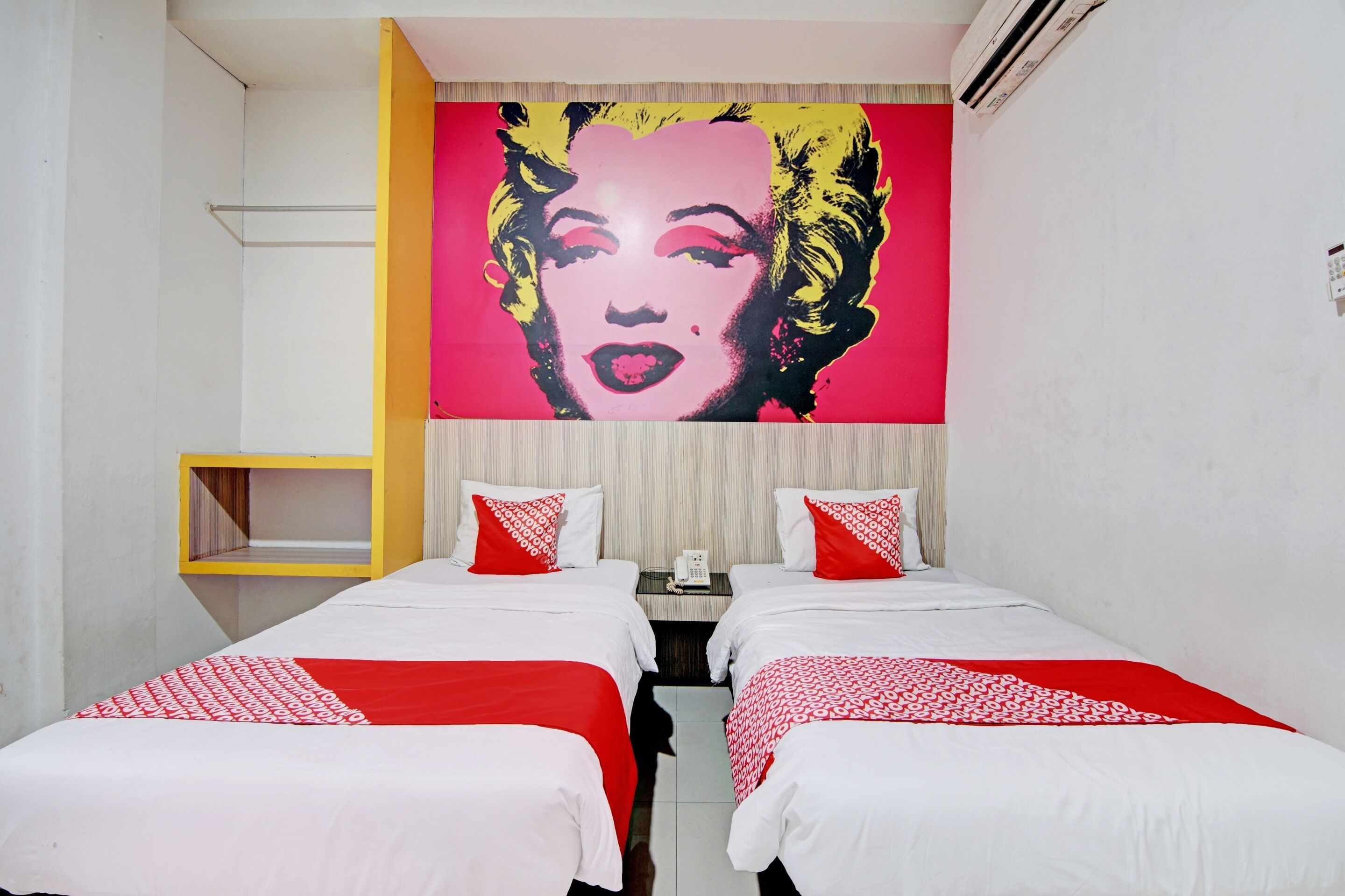 Standard Twin Room | Desk, laptop workspace, free WiFi, bed sheets