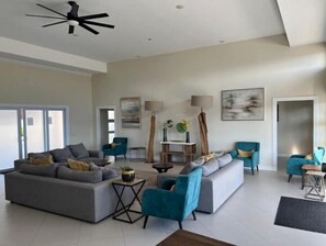 Smart TV - Amazing & Relaxing Vacation Home
Gated 2brm/2bth
(Lucea)