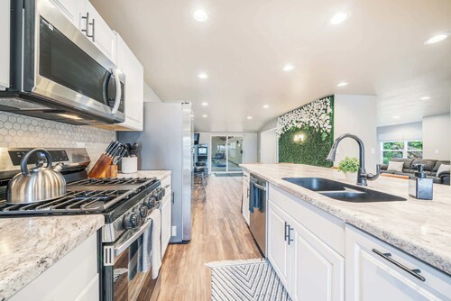 Sleeps 20 * 4,400 Sq Ft * Indoor Heated Pool